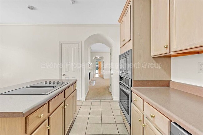 Building Photo - 7520 Crystal Lake Dr