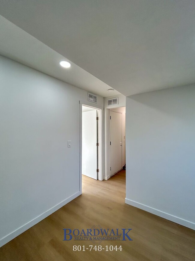 Building Photo - 259 S 230 E