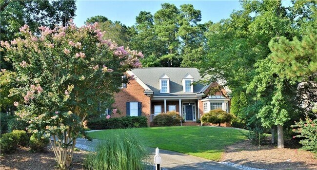 Building Photo - 4 bedroom/ 3.5 bathroom- Stonehouse