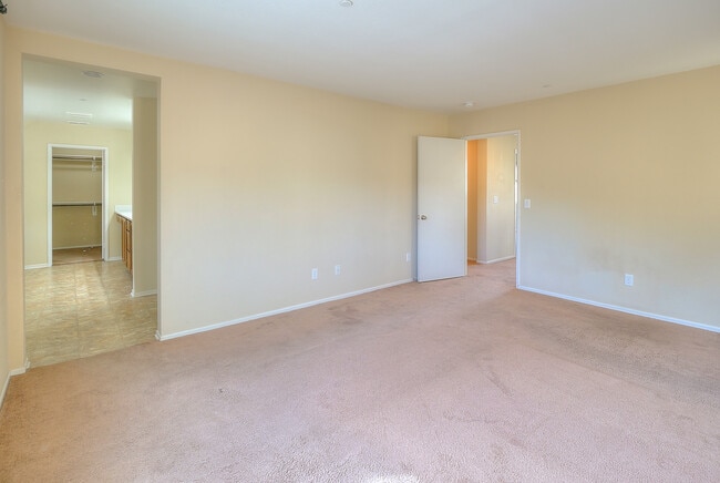 Building Photo - 34212 Woodmont