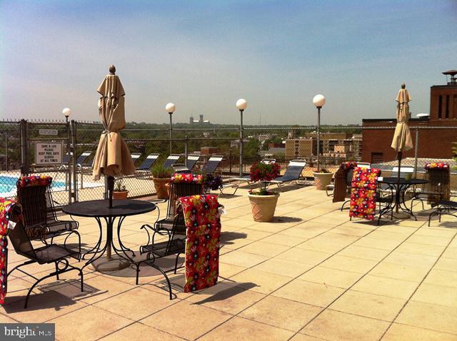 Building Photo - 1260 21st St NW