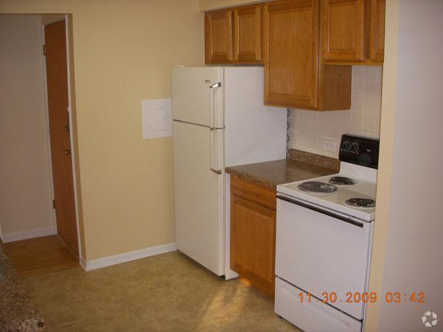 Kitchen - 452 Oakdale