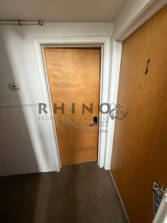 Building Photo - 615 Grand St E