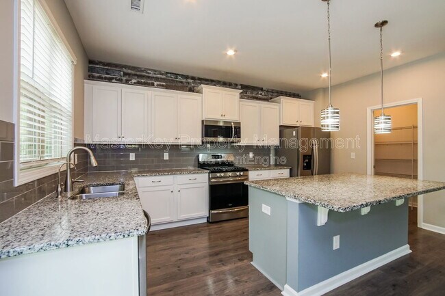 Building Photo - 550 W Copenhaver Dr