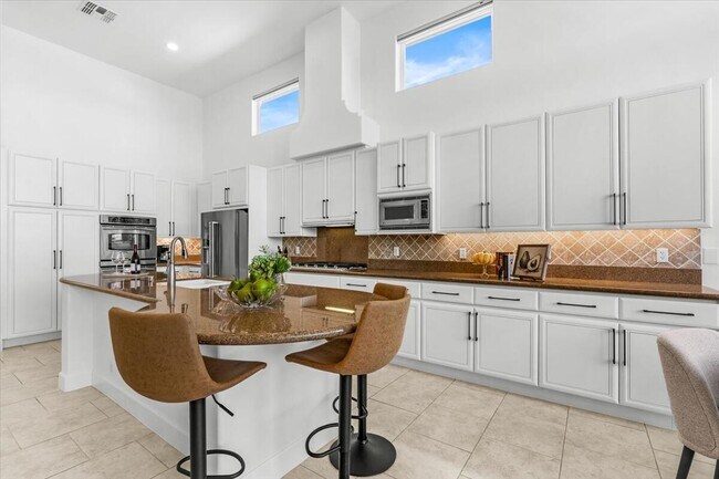 Building Photo - 79370 Mission Dr W