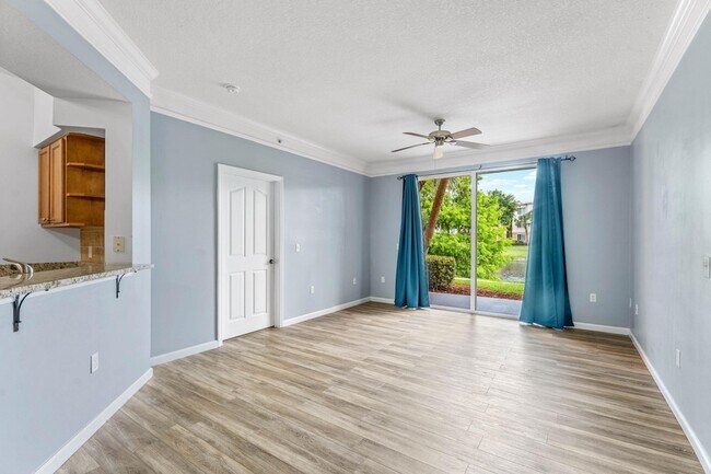 Building Photo - 10106 Myrtlewood Cir W