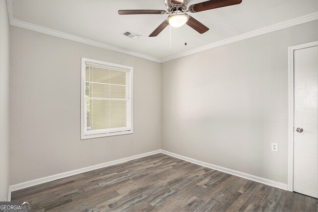 Building Photo - 3718 Daisy Dr