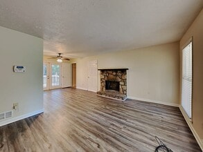 Building Photo - 139 Cedar Ridge Trail