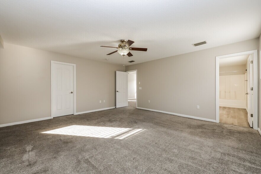 Building Photo - 10435 Frog Pond Dr