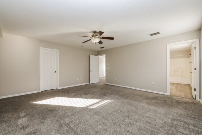 Building Photo - 10435 Frog Pond Dr