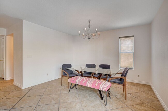 Building Photo - 3 BEDROOM + POOL IN DESIRABLE PECCOLE RANC...
