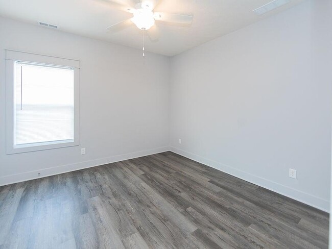 Building Photo - 1115 W Rangeview Cir