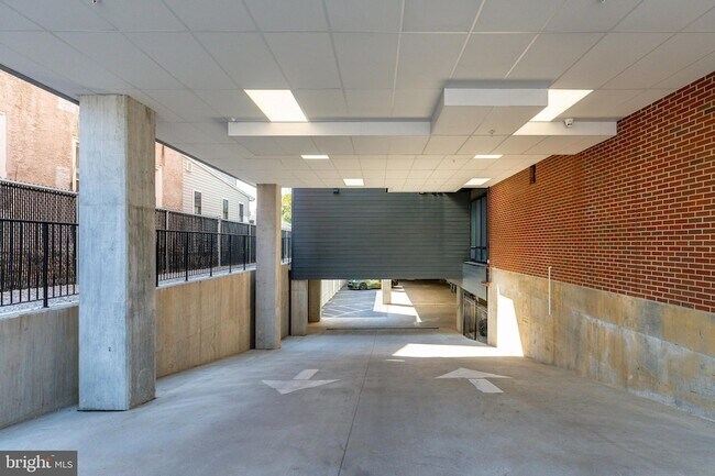 Building Photo - 6910 Ridge Ave