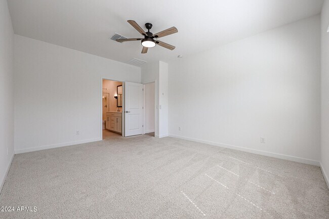 Building Photo - 7811 N 79th Dr