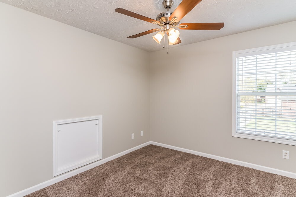 Building Photo - 1422 Huddersfield Dr