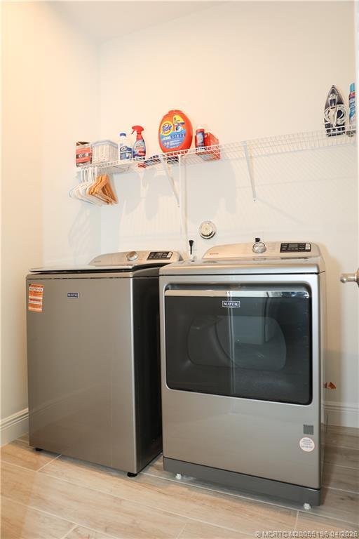 Building Photo - 950 SW Pr Ave