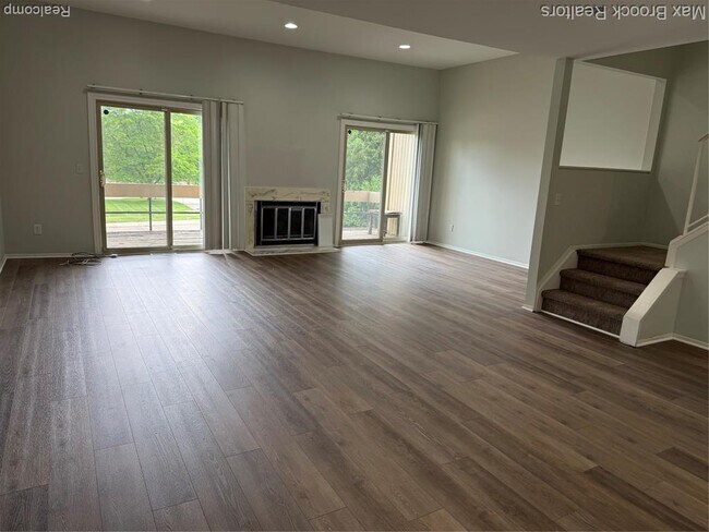 Building Photo - 7422 Azalea Ct