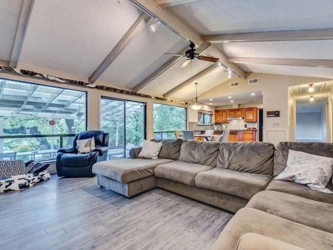 Building Photo - 9305 Springwood Dr