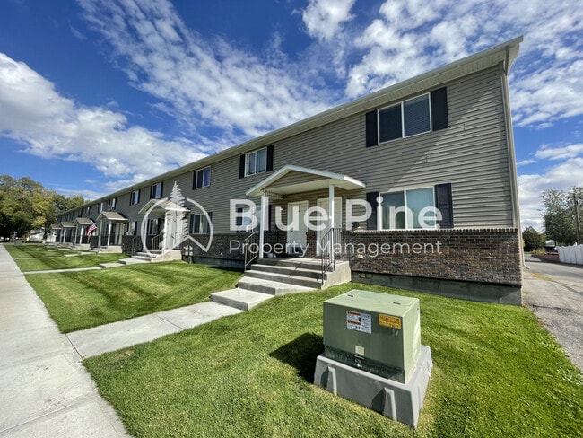Primary Photo - 345 S Byron Ave