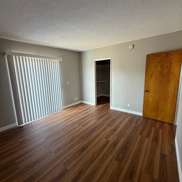 Building Photo - 17632 Los Alimos St