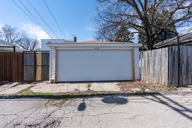 Building Photo - 2117 N Mobile Ave