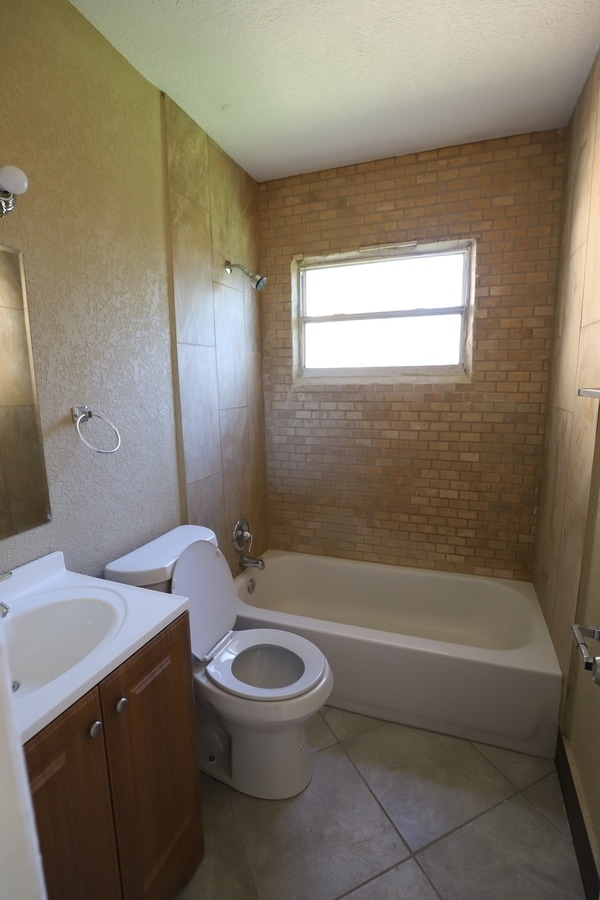 Building Photo - 4124 Flamingo Dr