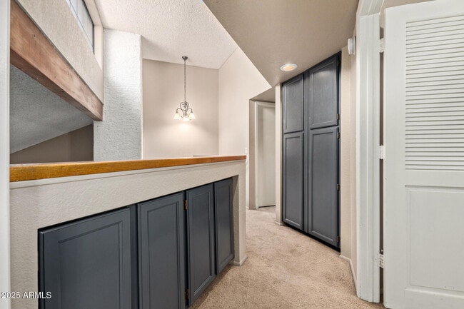 Building Photo - 609 E Mesquite Cir