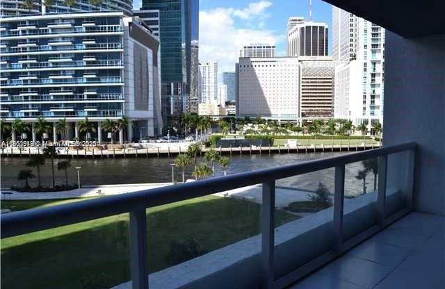 Building Photo - 465 Brickell Ave