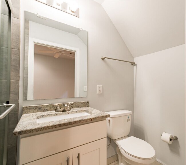 Building Photo - Five Bed Manayunk Apartment