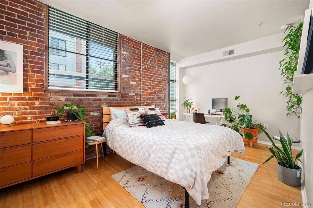 Building Photo - 3225 Blake St