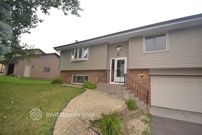 Building Photo - 7897 Kingsview Ln N