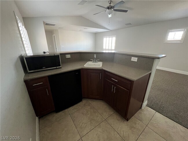 Building Photo - 9460 Glendora Valley St