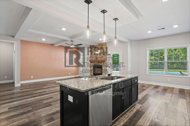 Building Photo - 338 Crusaw Dr
