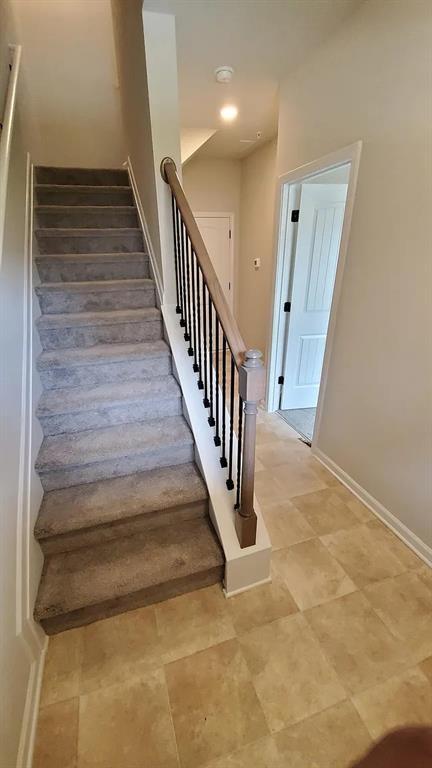 Building Photo - 1055 Bayrose Cir