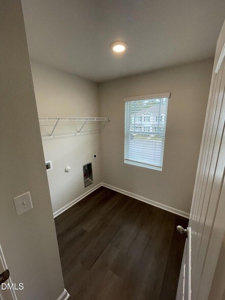 Building Photo - 2021 Wiggins Village Dr