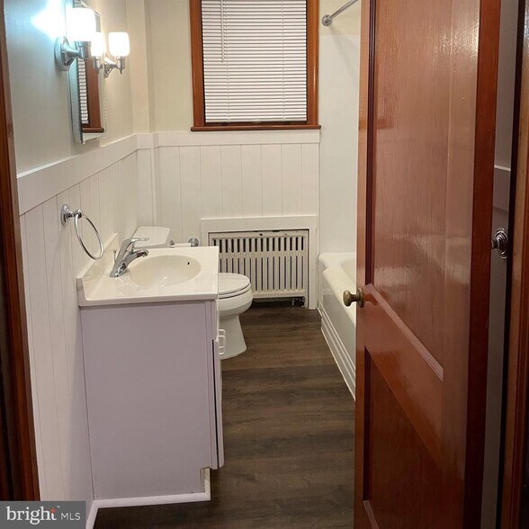 Upstairs Bathroom - 420 Washington Ave