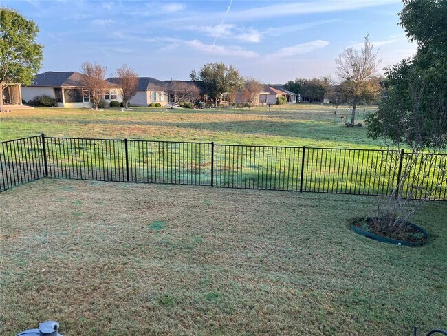 Building Photo - 104 Monument Hill Trail