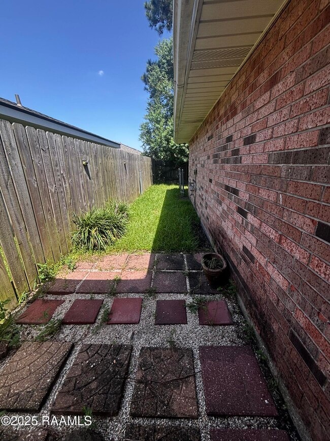 Building Photo - 106 Doubloon Dr