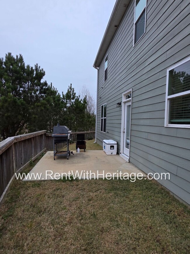 Building Photo - Amazing 5 Bedroom/ 3 Bath Home in Sweetwater, a Swim Tennis Community/ Attention to Detail / Grea...