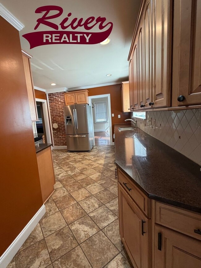 Building Photo - Brick home in Augusta!