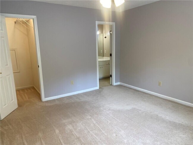Building Photo - 114 Spring Creek Ct