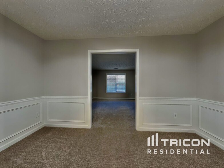 Building Photo - 648 Stonecrest Dr