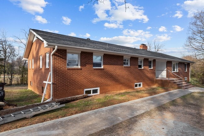 Building Photo - 1435 Auten Rd