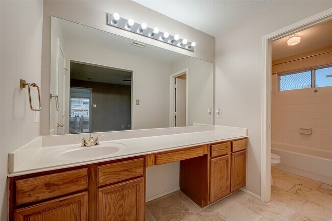 Building Photo - 10902 Primrose Acres Ln