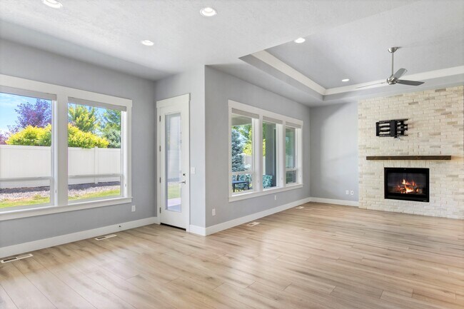 Building Photo - 9042 S La Pampa Way