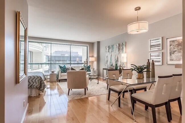 Building Photo - 300 3rd St