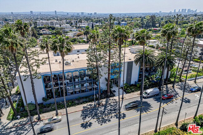 Building Photo - 7560 Hollywood Blvd