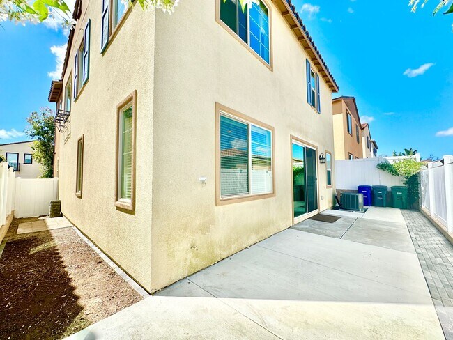 Building Photo - Lovely, Light & Bright, Two-Story, Detached Home in the Desirable Wildgrove Community of Vista!