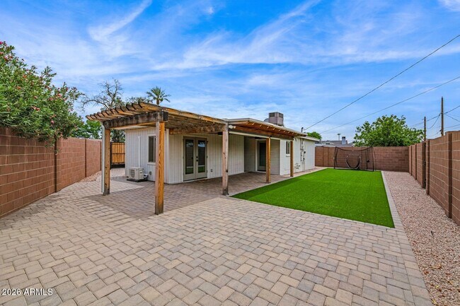Building Photo - 4228 N 44th Pl