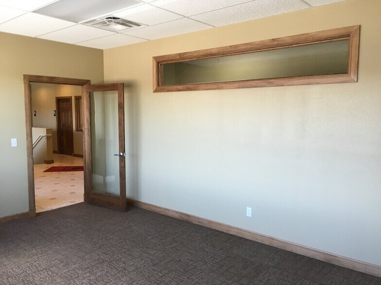 Building Photo - 4681 W 20th St